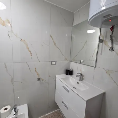 Tiny Little - Ad Uso Esclusivo *